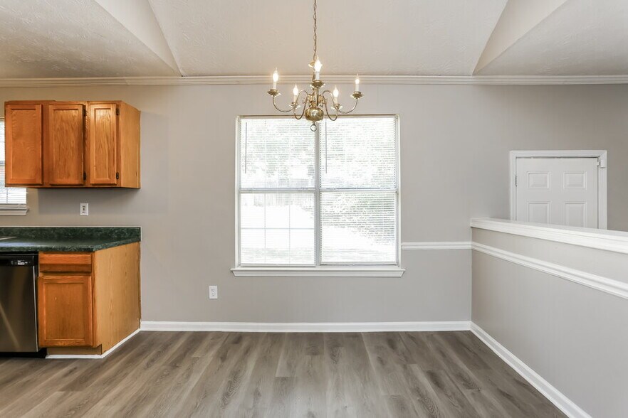 Building Photo - 5516 Wellborn Creek Dr