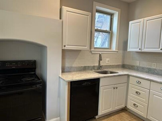 Building Photo - 1622 N Calvert St