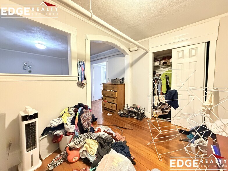 Building Photo - 1709 Commonwealth Ave