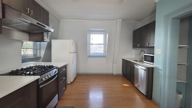 Building Photo - 23 Sherman Pl