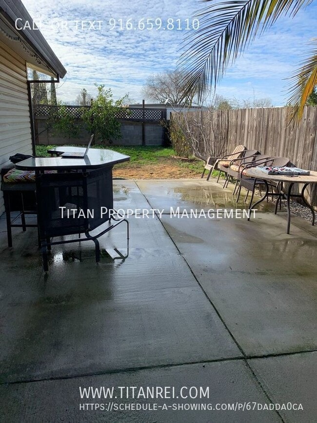 Building Photo - 4043 Tresler Ave