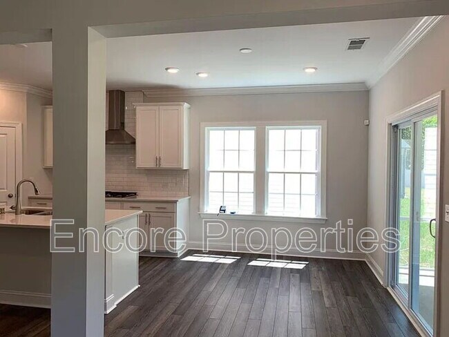 Building Photo - 808 Kingsworth Wy