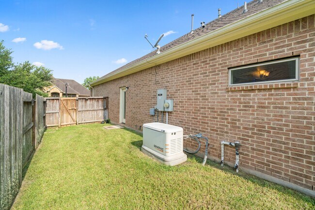 Building Photo - 32219 Waterford Crest Ln