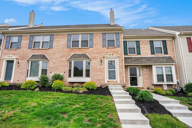 Primary Photo - Beautiful 3 Bedroom Home