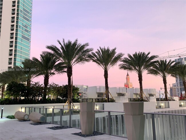 Building Photo - 851 NE 1st Ave