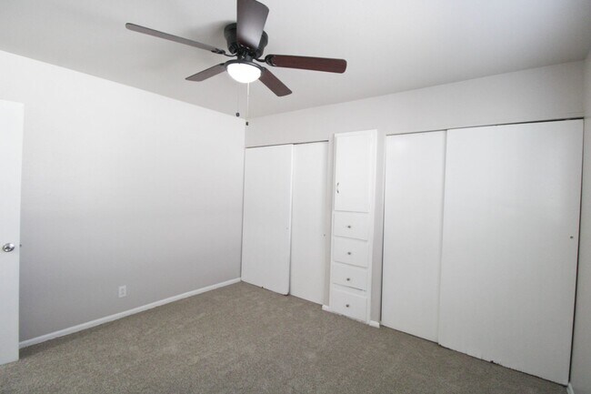 Building Photo - 1031 Fabulous Dr