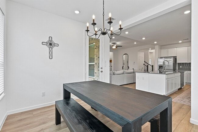 Building Photo - 805 Westwood Dr
