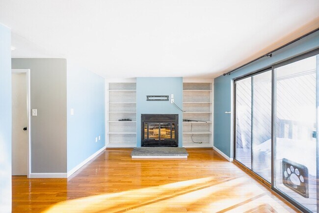 Building Photo - 40 Spring Cove Rd