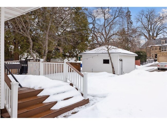 Building Photo - 2044 Portland Ave