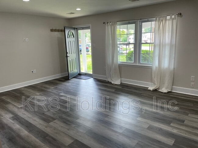 Building Photo - 8011 Beckner Ct