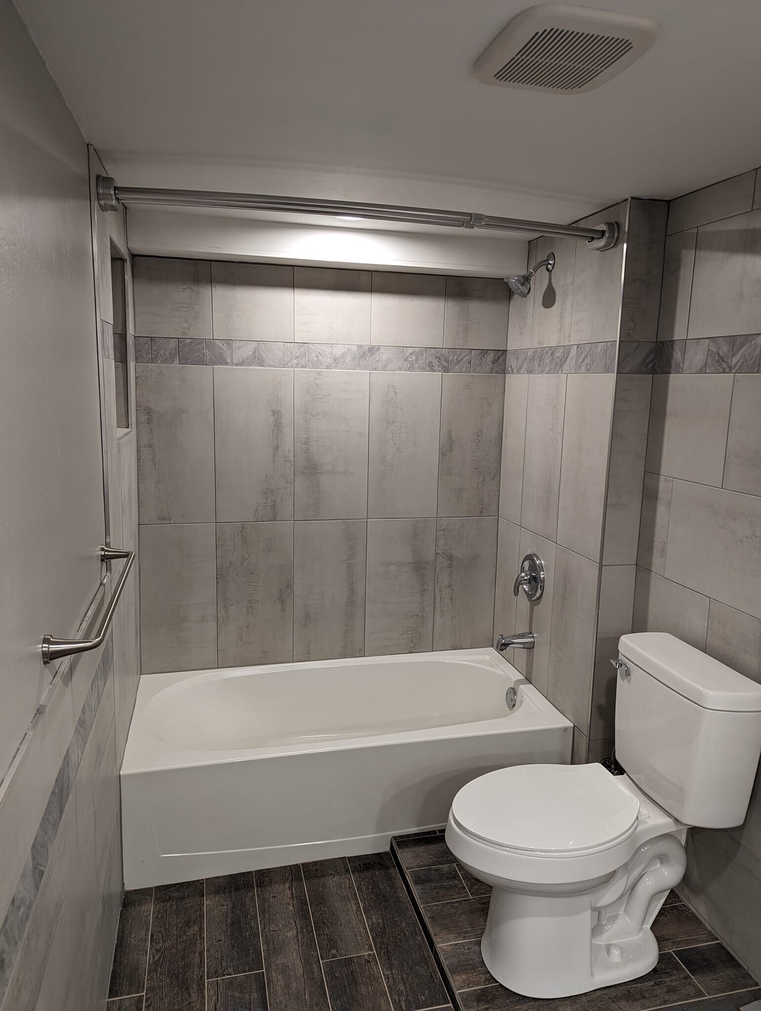 Main bathroom (accessible through common area and master suite) - 329 1/2 S Hocker Ave