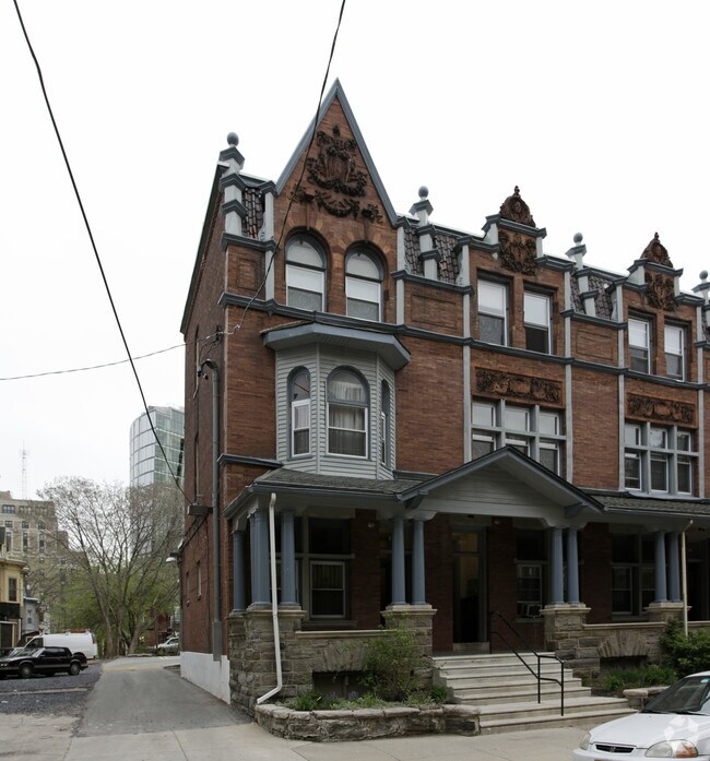 Primary Photo - 219 N 35th St