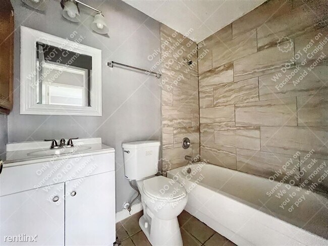 Building Photo - 8411 Collingwood-