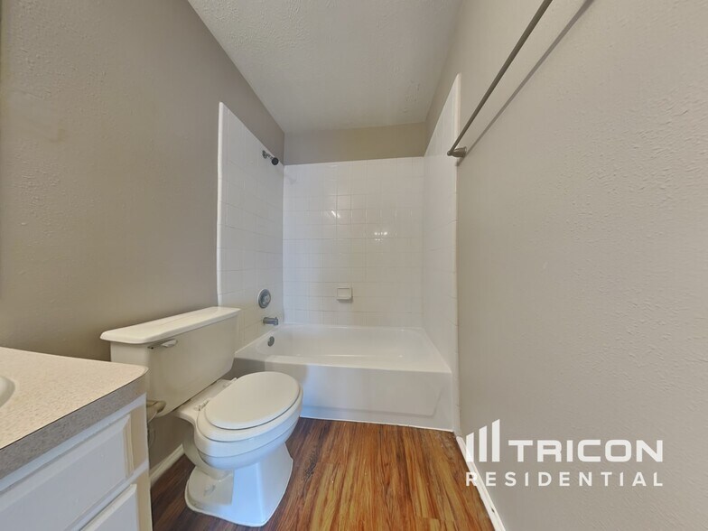 Building Photo - 16783 Fallen Timbers Dr