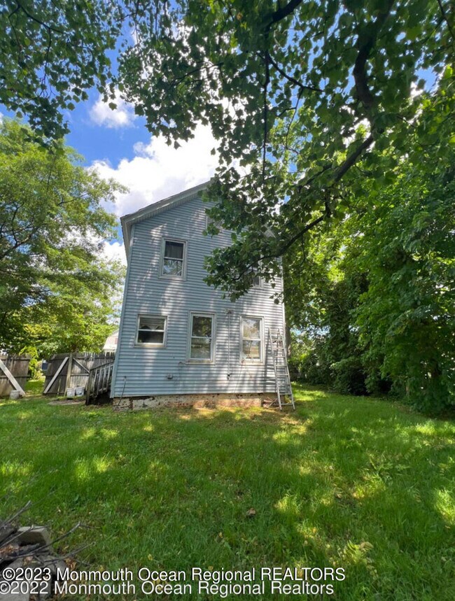 Building Photo - 338 Wharburton Pl