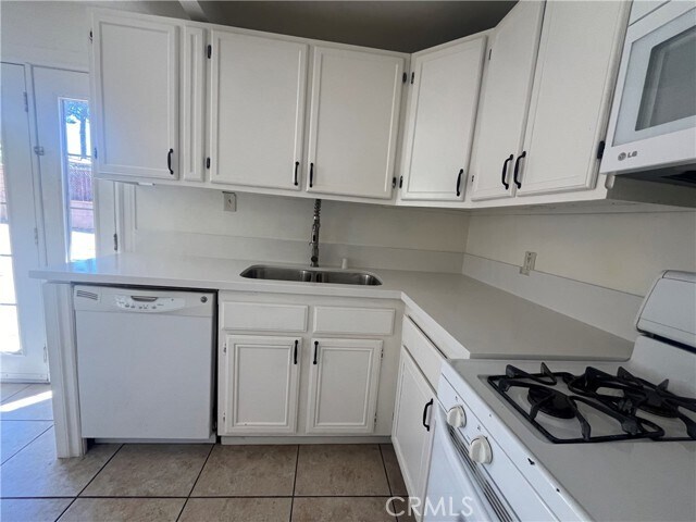 Building Photo - 500 W Gilman St