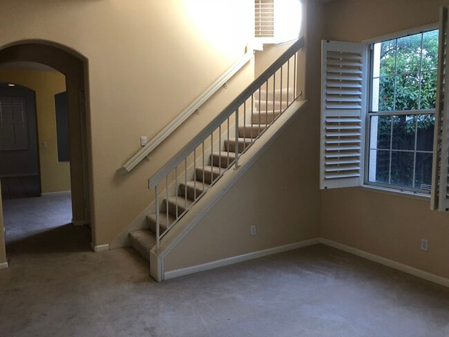 Building Photo - 2295 Lenox Pl
