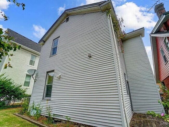 Building Photo - 2705 Hackberry St