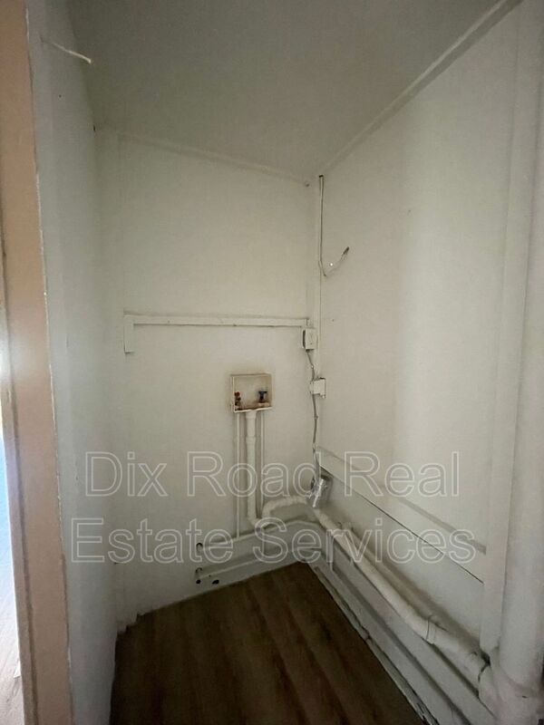 Building Photo - 4910 Porterfield Dr