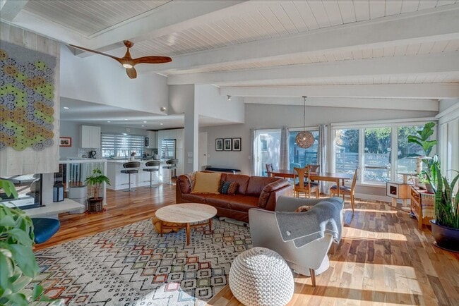 Building Photo - 5601 Russett Rd