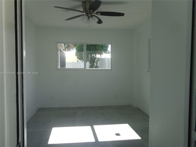 Building Photo - 1565 Thumb Point Dr