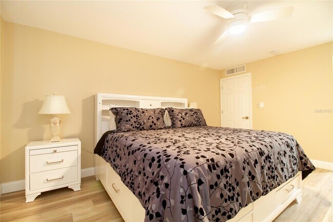 Building Photo - 440 S Gulfview Blvd