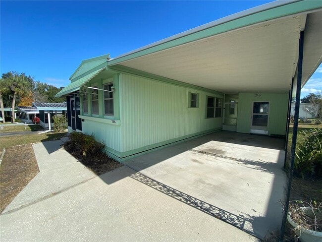 Building Photo - 704 Coachwood E