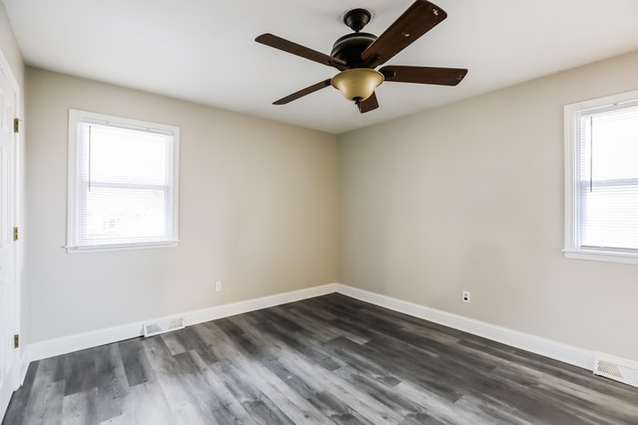 Building Photo - 1308 SE Knights Bridge