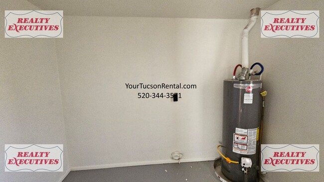 Building Photo - Silverlake Rd & Aviation Rd 3 Bedroom 1 ba...