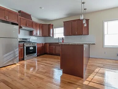 Kitchen - 203 Cleveland Ave