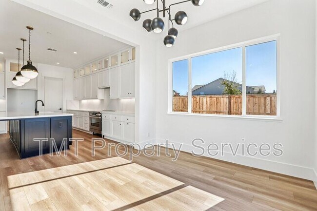 Building Photo - 1007 Bridger Dr