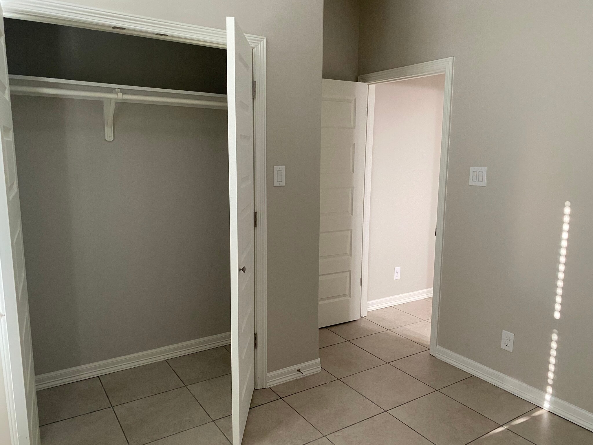 Building Photo - 3900 E Richardson Rd