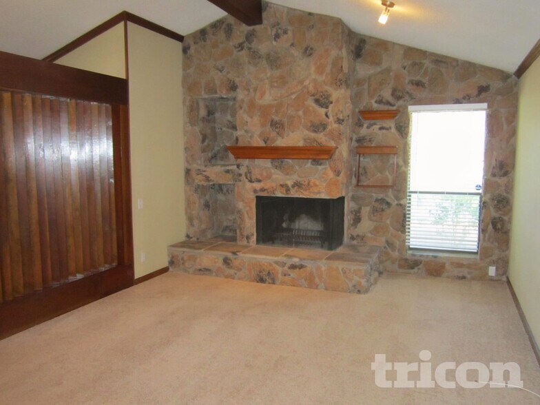 Building Photo - 11714 Edgemere Dr