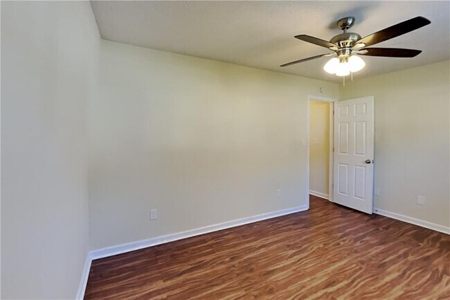 Building Photo - 208 Shenandoah Ct