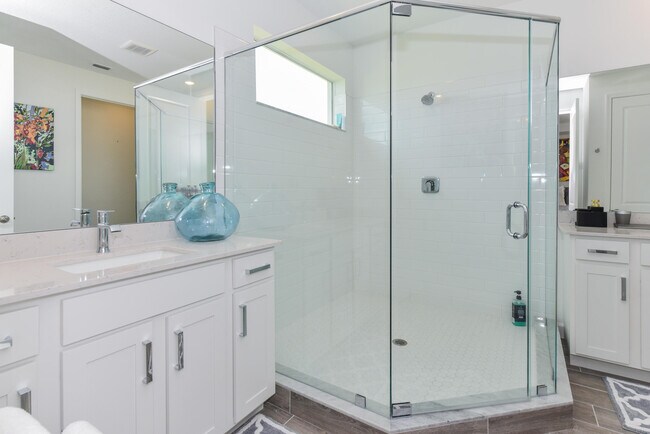 Building Photo - 1525 Stockbridge St