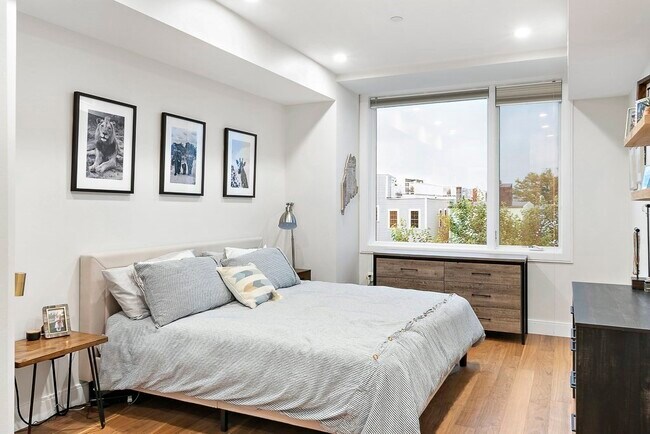 Building Photo - 303 Sumner St