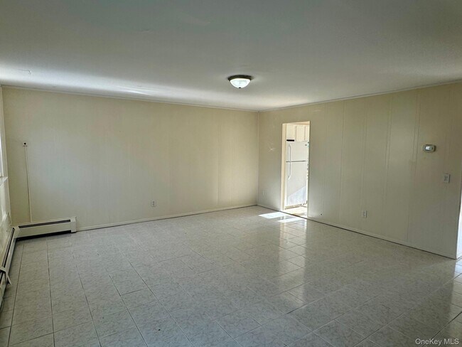 Building Photo - 10 Chaucer Ct