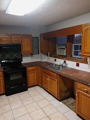 Kitchen - 140 Lemmon Drive