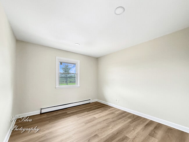 Building Photo - 5 Arrowhead Dr