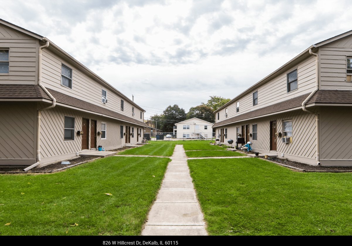 Building Photo - 826 W Hillcrest Dr