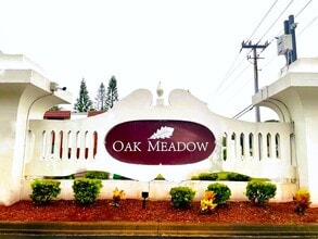 Building Photo - 2053 Oak Meadow Cir