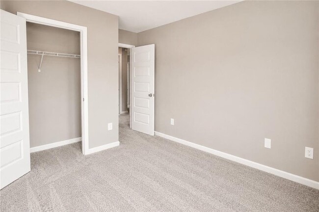 Building Photo - 100 Squarewood Ln NW
