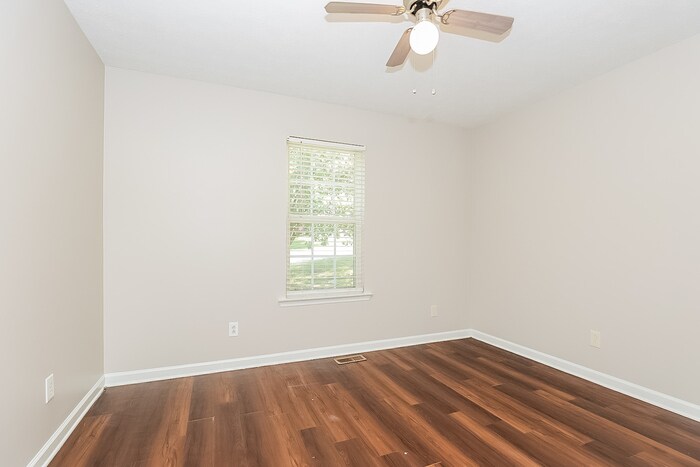 Building Photo - 129 Cimmaron Dr