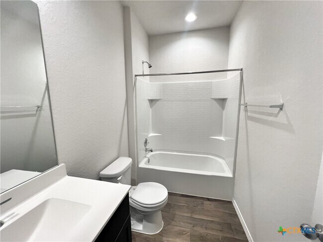 Building Photo - 940 Chachalaca Ct
