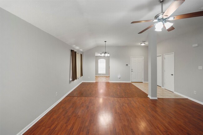 Building Photo - 10807 Twin Circles Dr