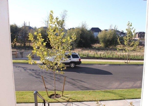 Building Photo - 15247 NW Rossetta St