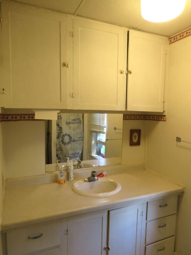 Building Photo - 2123 4th St