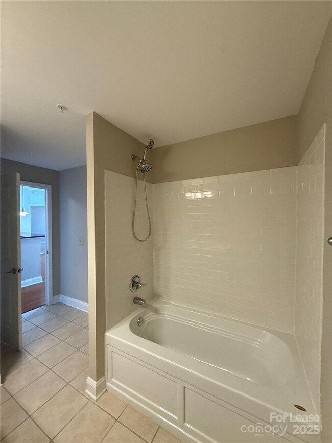 Building Photo - 300 W 5th St