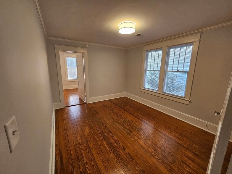 Building Photo - 209 S 2nd St