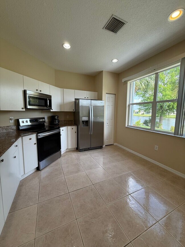 Building Photo - Single Family Home in Gated PSL Community